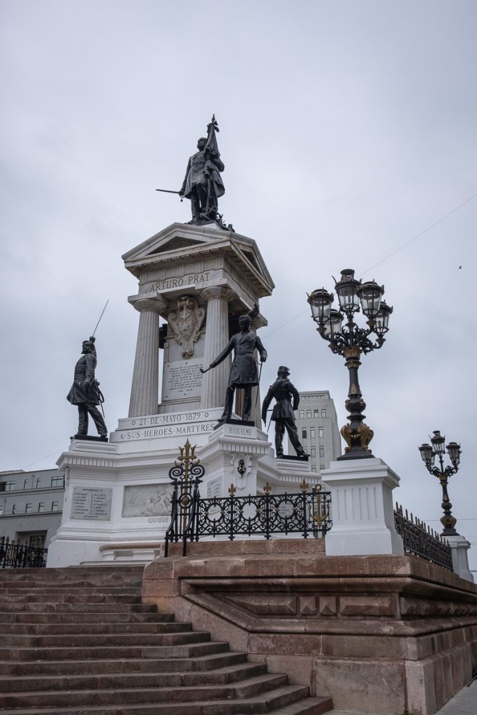 Statue Valparaíso Chile