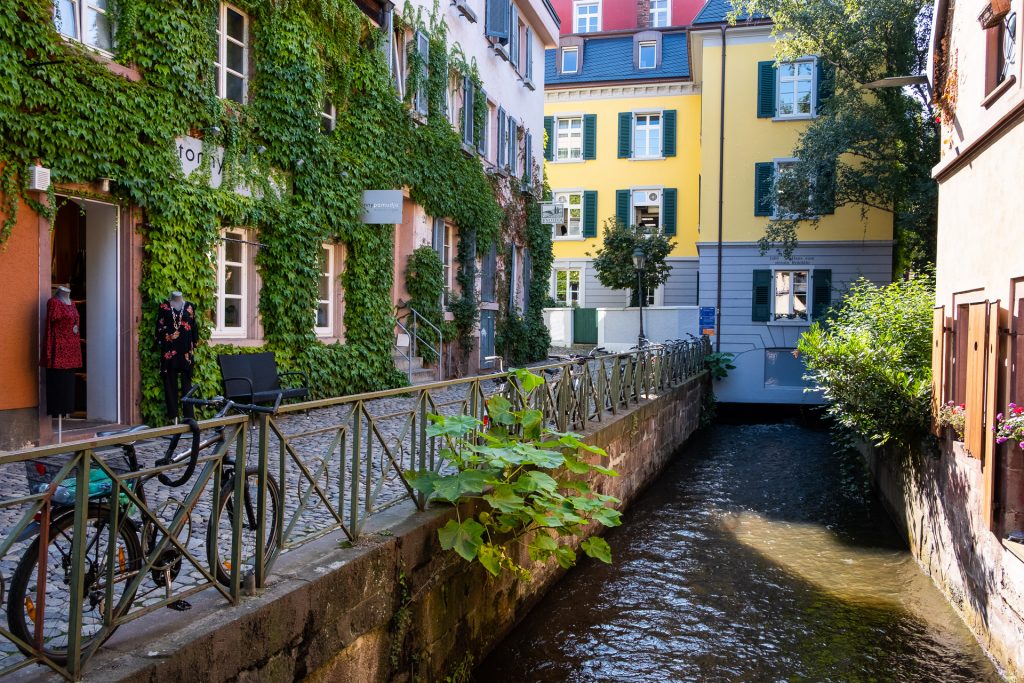 Freiburg im Breisgau , Tyskland Germany, Baden Württemberg, pastel, pastell, gate, kanal, canal, street, bike, bicycle