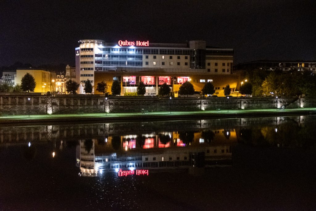 Krakow, Poland, street, hotel, Qubus, Wisla, river, night, reflection