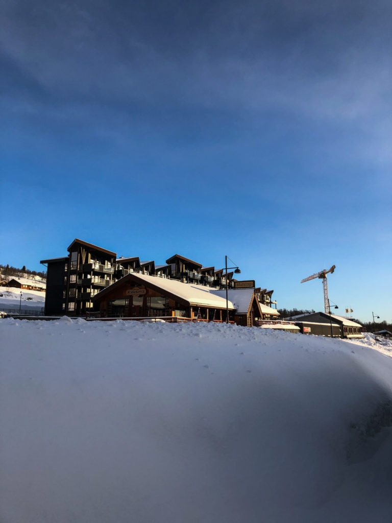 Beitstølen, Norway, ski, winter, snow, mountain, Riddertunet, blue sky,