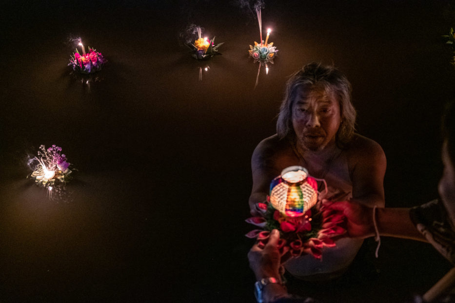 Chiang Mai, Thailand, Loy Krathong, light festival, krathongs, portrait, Ping river, thai, man