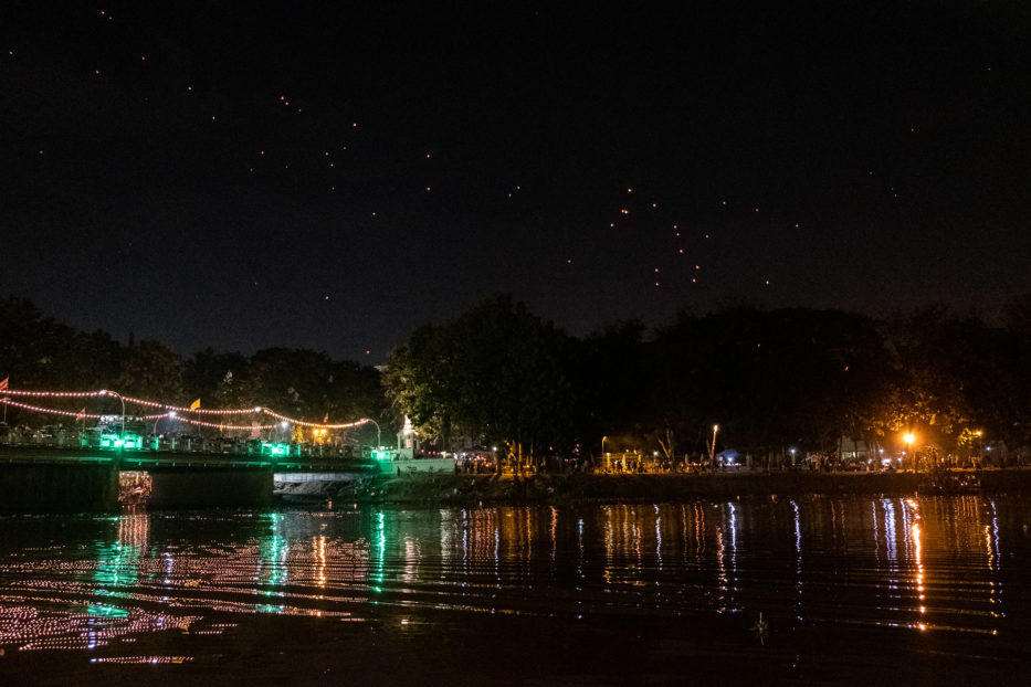 Chiang Mai, Thailand, Loy Krathong, light festival, Yee Peng, Ping river, lanterns