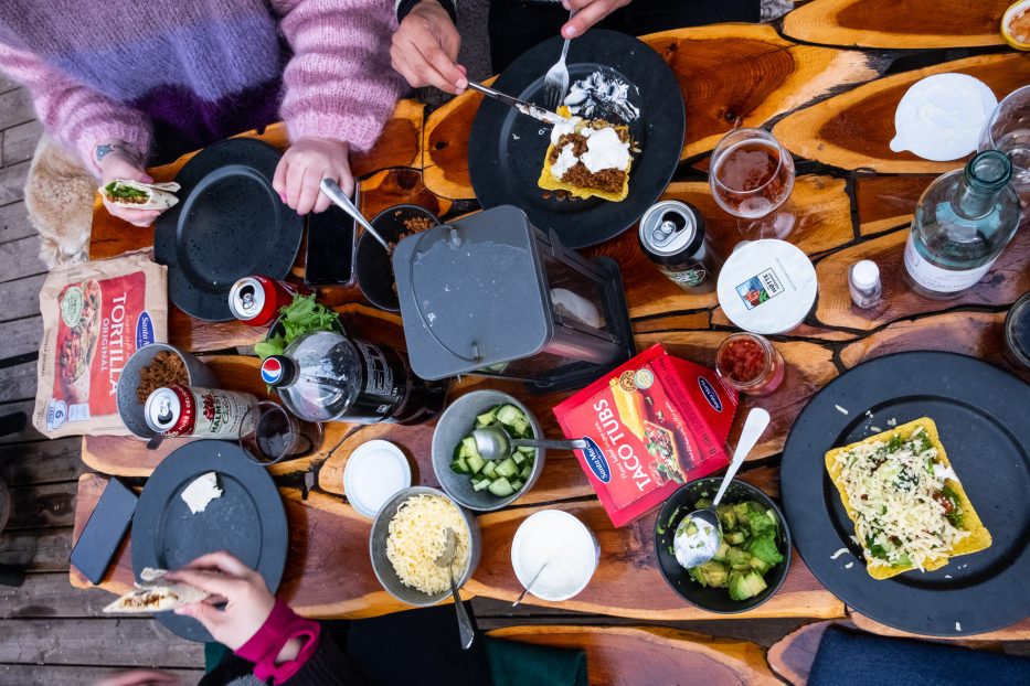 Tretopphytter Oslofjord, Norway, treetop cabin, dinner, taco, wood