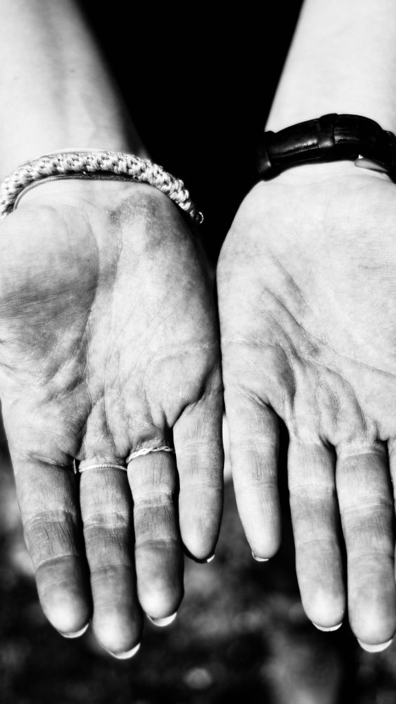 hands, dirty, bw