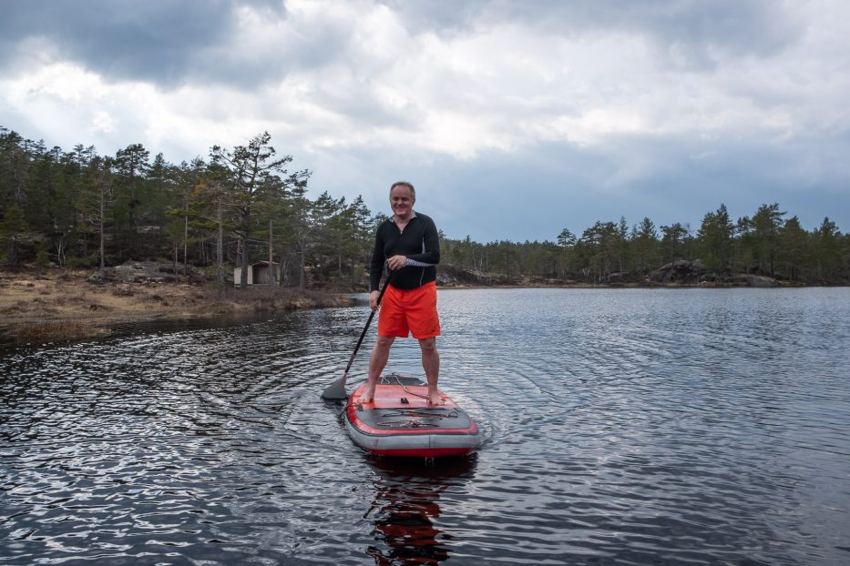 a man trying SUP at Canvas Telemark