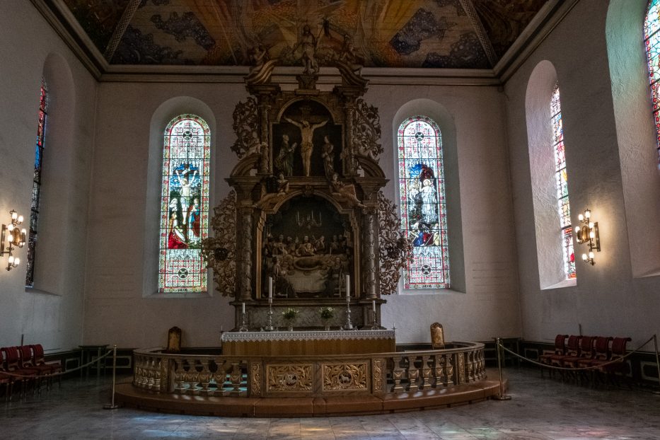 the altar of Oslo Cathedral