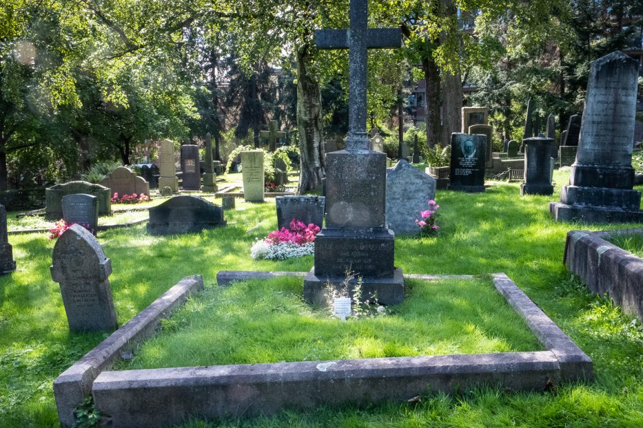 graves at vår frelsers gravlund in oslo Norway