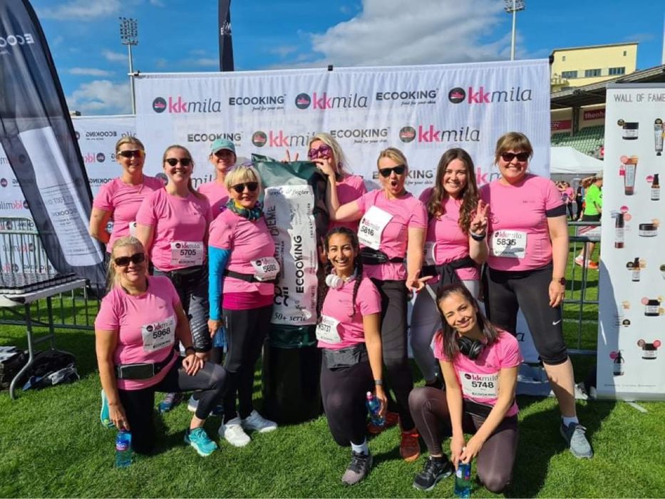 women wearing pink ready to run kk-mila