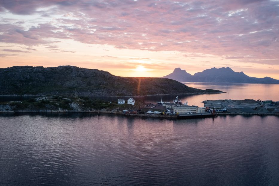 solnedgang fra toppen av hotell havet i Bodø norge