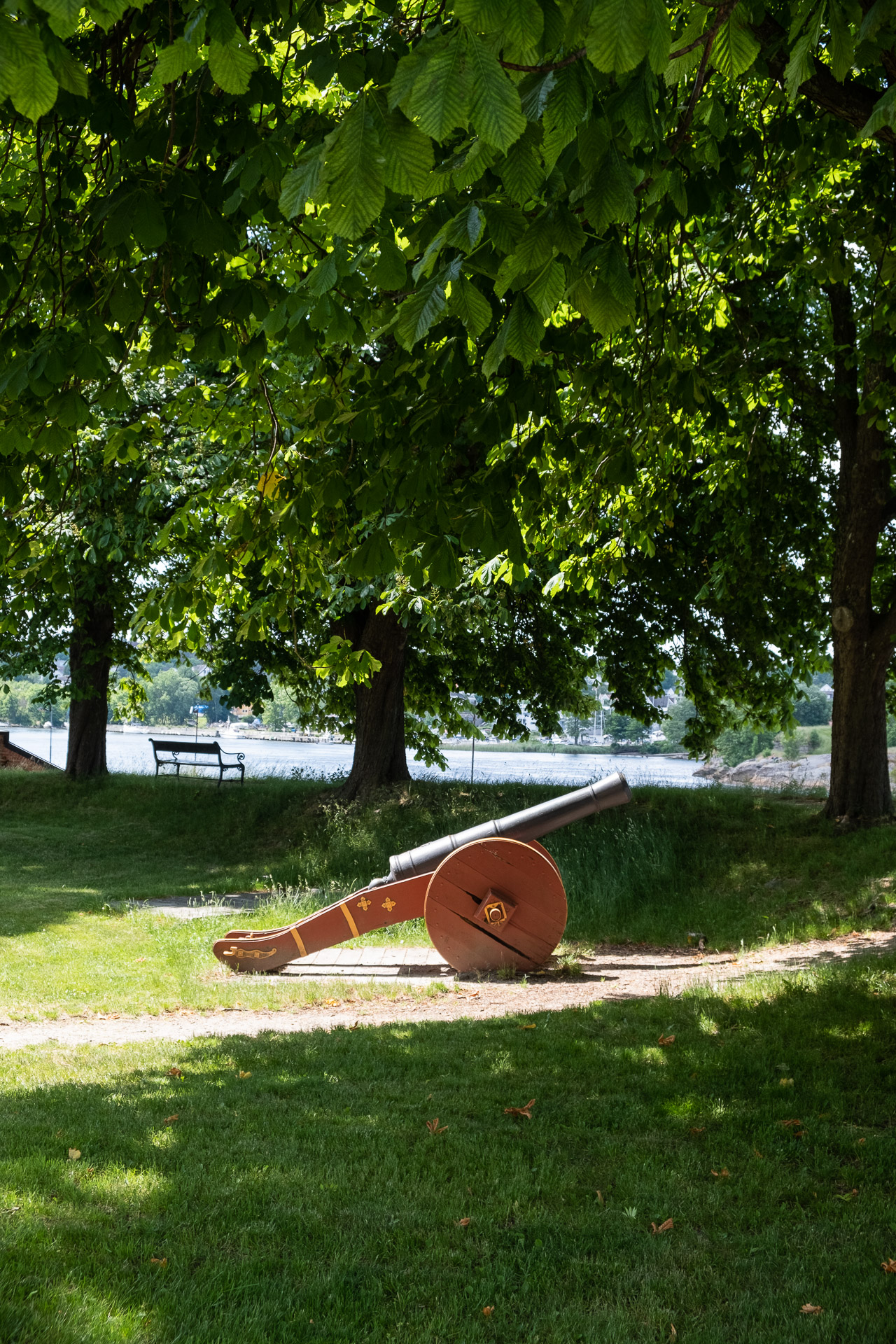 a cannon at the fort in fredrikstad