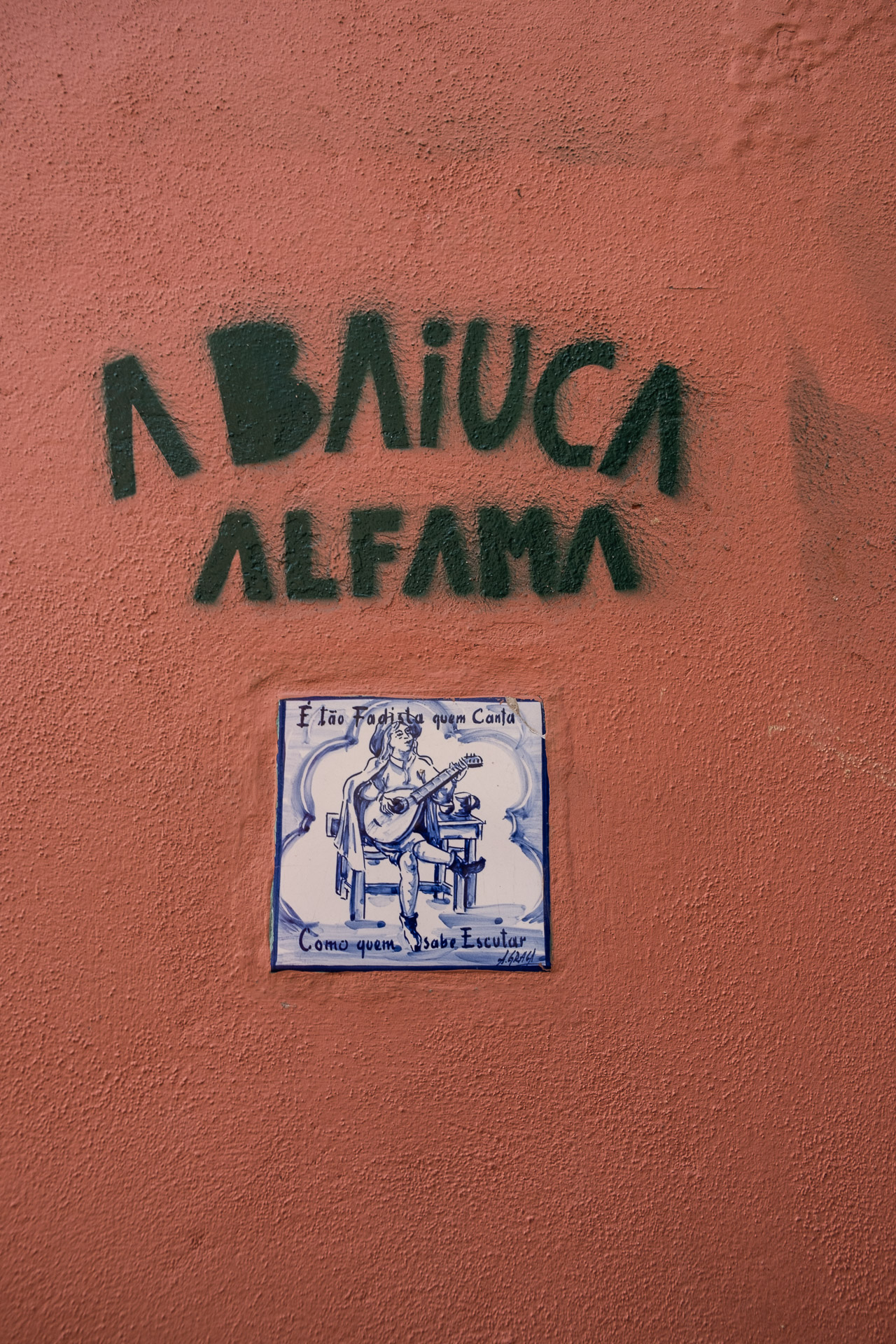 fado streetart in lisbon