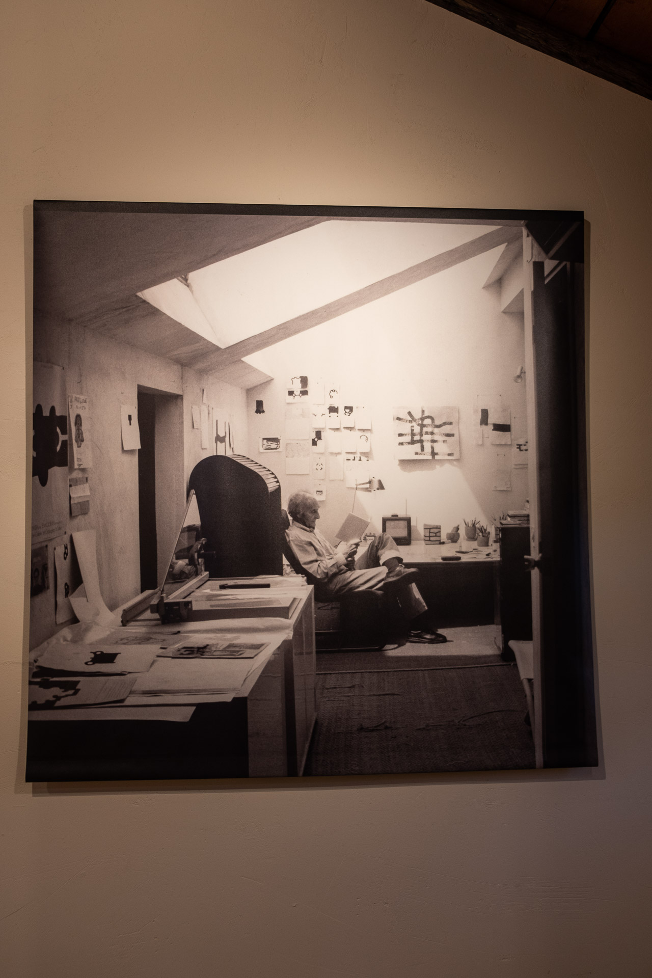 black and white image of Eduardo Chillida