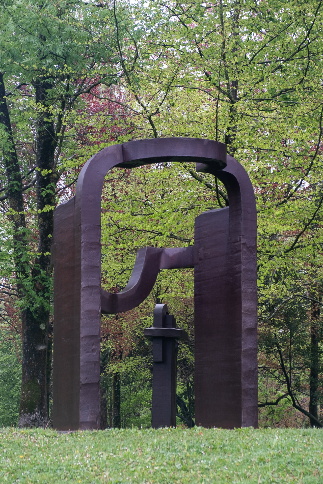 statuer i hagen på Chillida Leku-museet