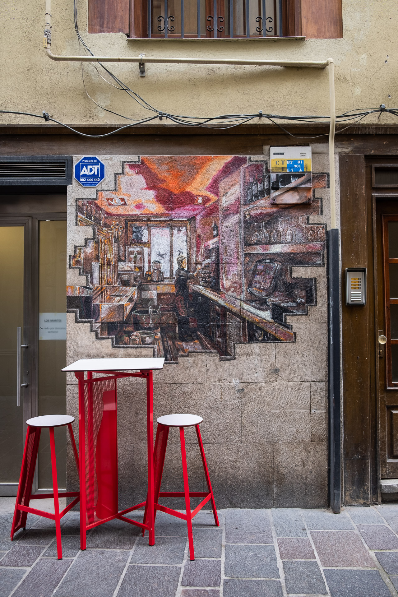 street art outside a café in Vitoria-gasteiz