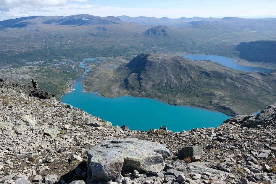 utsikt utover fra besseggen