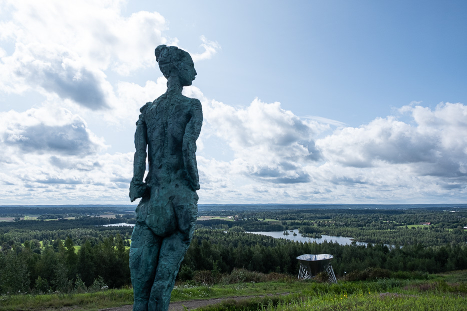 statue at konst på hög outside örebro in sweden